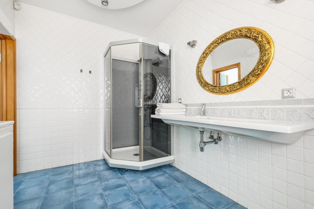 Deribasivska Cozy 4-Room Apartment Oldenburg Bagian luar foto