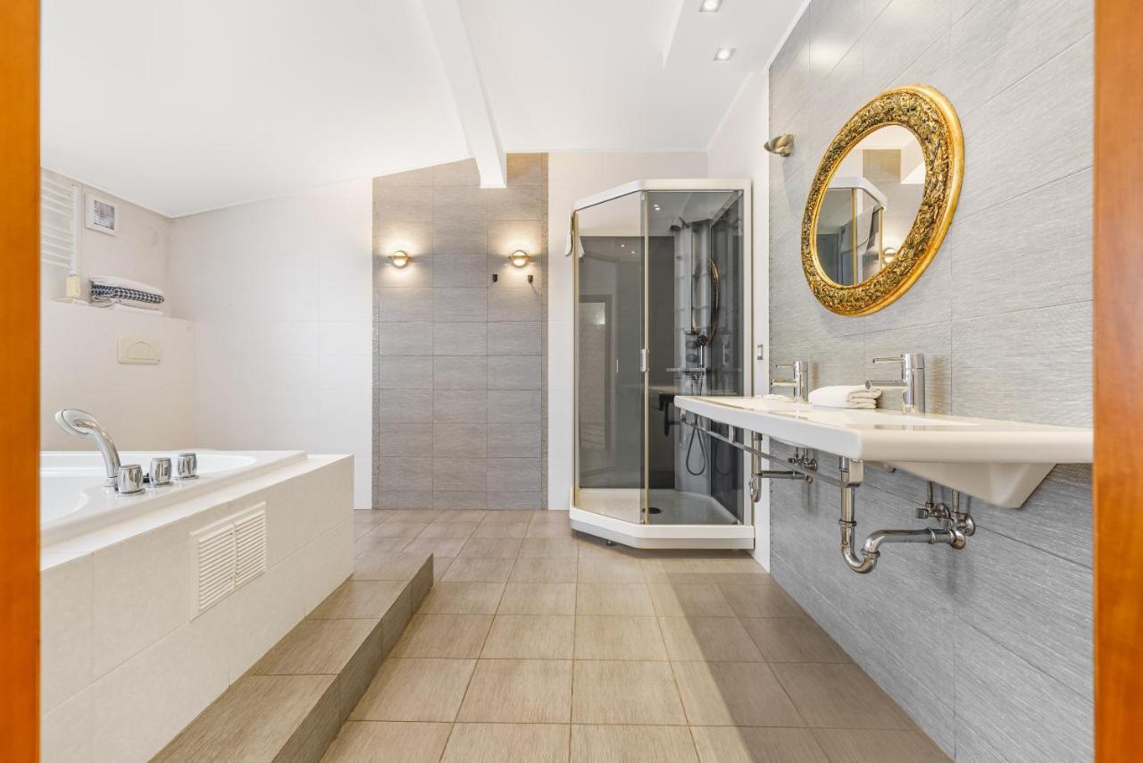Deribasivska Cozy 4-Room Apartment Oldenburg Bagian luar foto