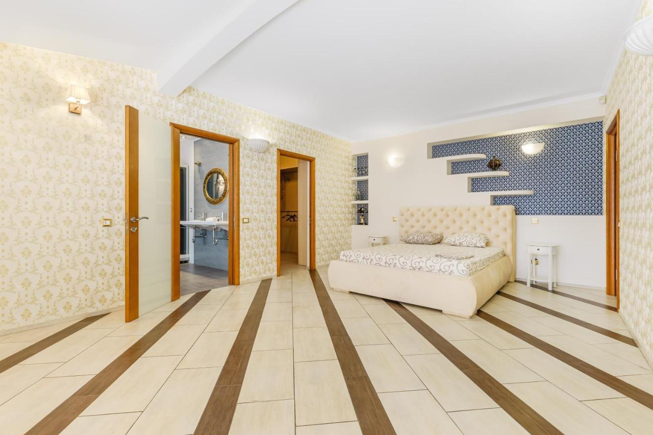 Deribasivska Cozy 4-Room Apartment Oldenburg Bagian luar foto